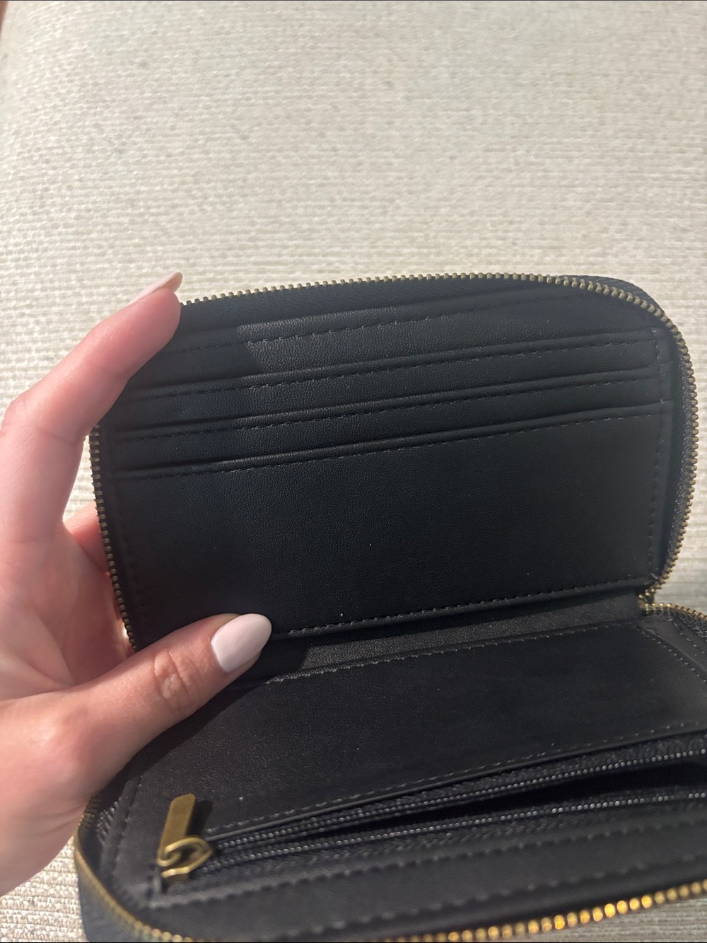 Universal Thread Wallet - Picture 4 of 4